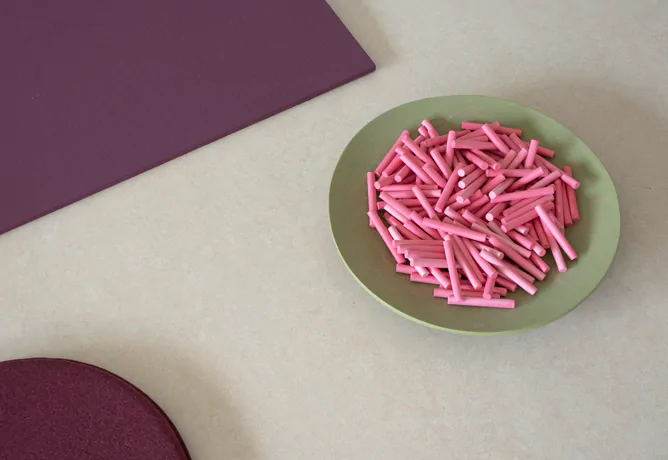 Close-up van de container met krijtjes